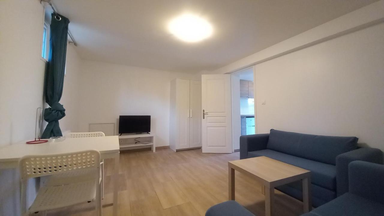 Super Appartement Au Centre Ville De Rosny Sous Bois Exterior photo